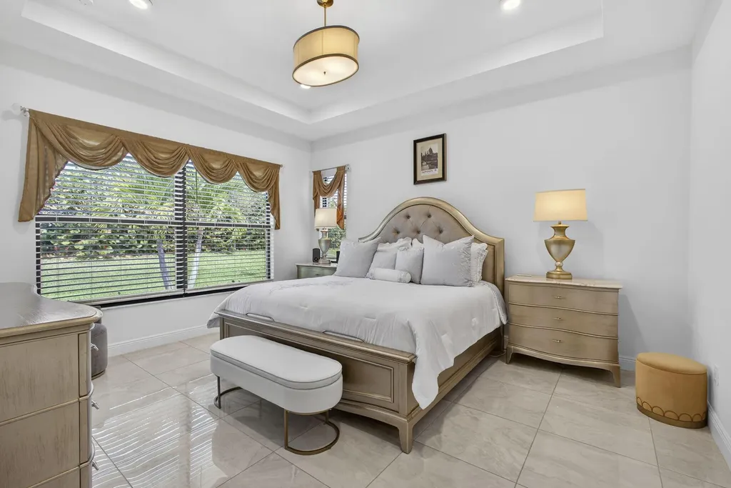 5492 St Armands Way Westlake FL 33470
