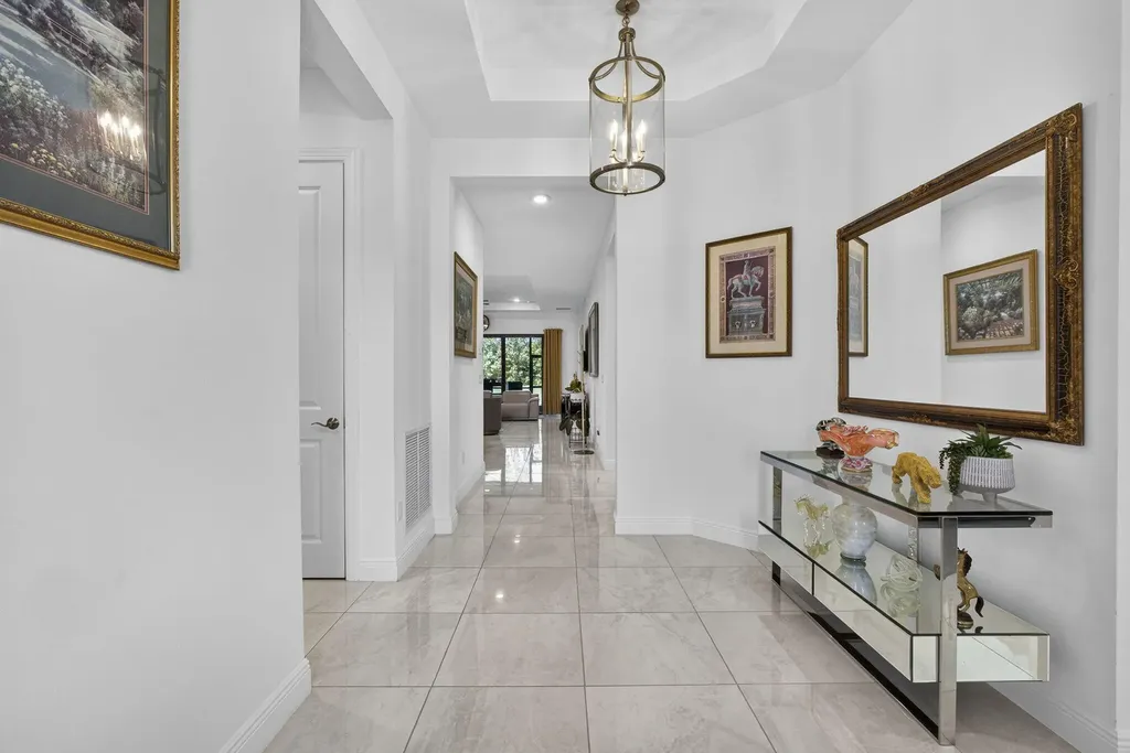 5492 St Armands Way Westlake FL 33470
