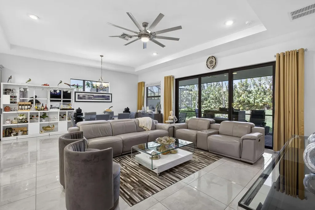 5492 St Armands Way Westlake FL 33470