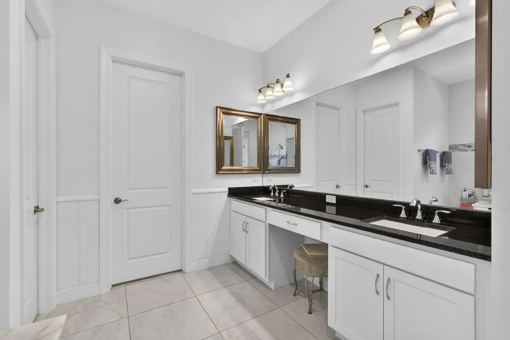 5492 St Armands Way Westlake FL 33470