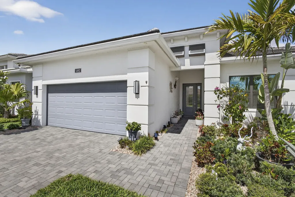 5492 St Armands Way Westlake FL 33470