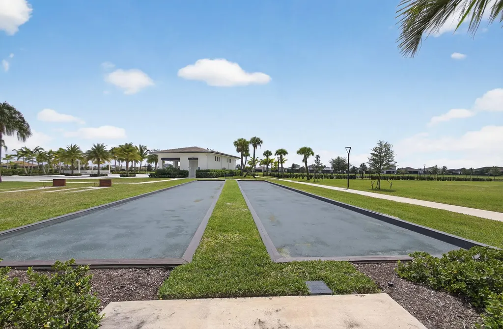 5492 St Armands Way Westlake FL 33470