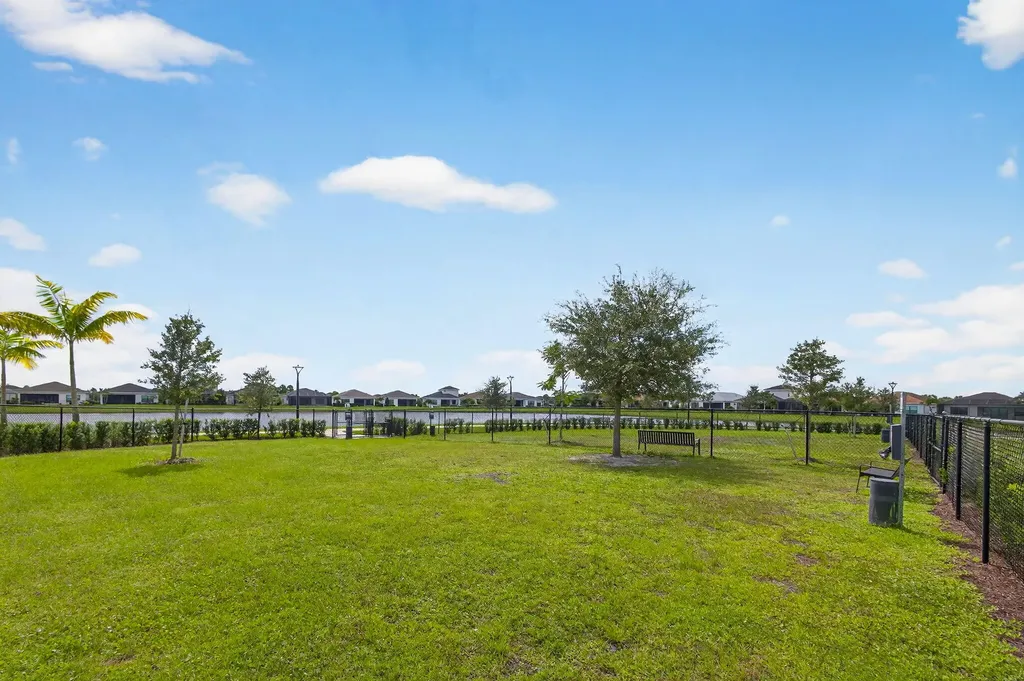 5492 St Armands Way Westlake FL 33470