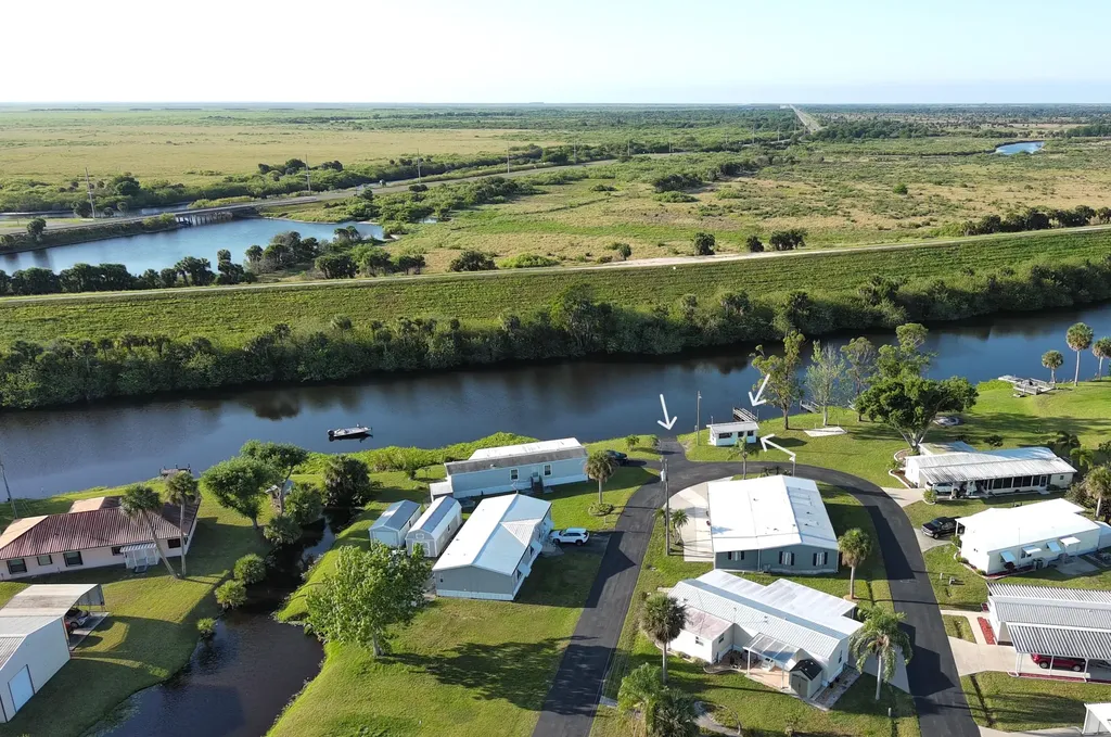1339 Old Lakeport Road Moore Haven FL 33471
