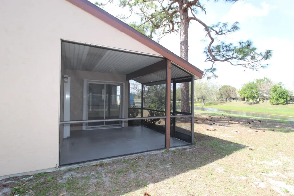 1618 SE Elkhart Terrace Port St Lucie FL 34952