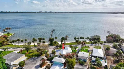 4490 NE Indian River Drive Jensen Beach FL 34957