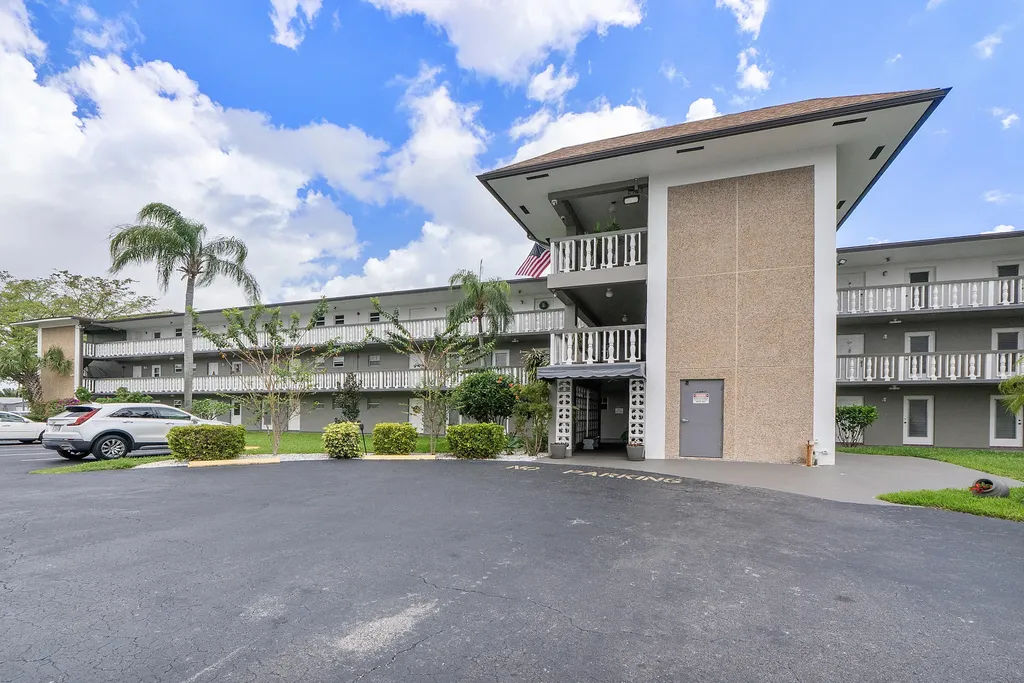 5200 Washington Street Hollywood FL 33021