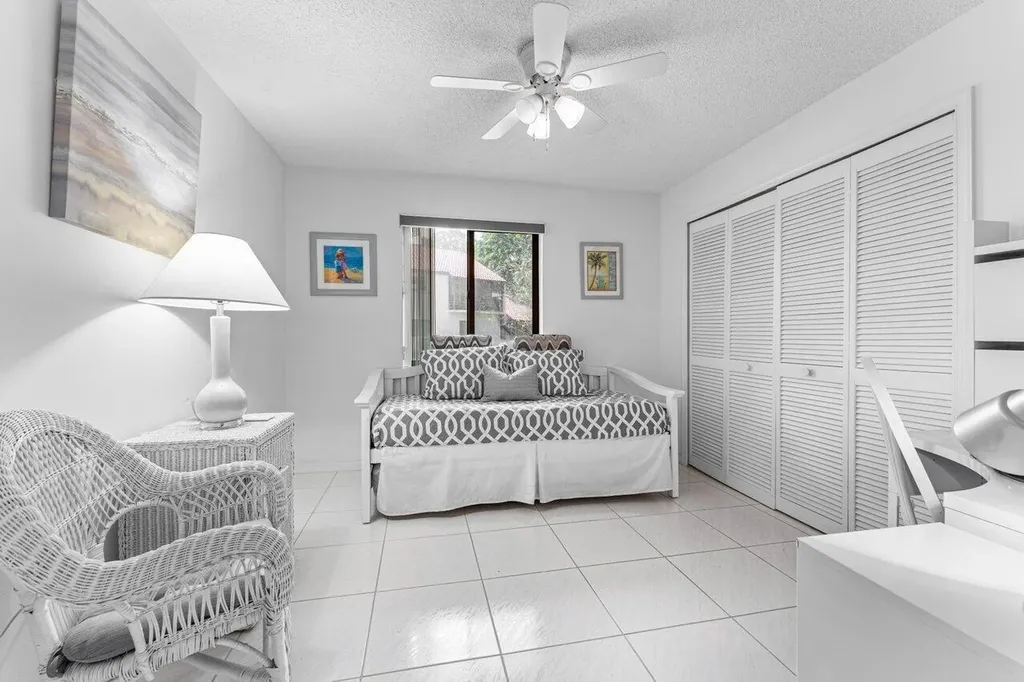 10 Via De Casas Sur Boynton Beach FL 33426