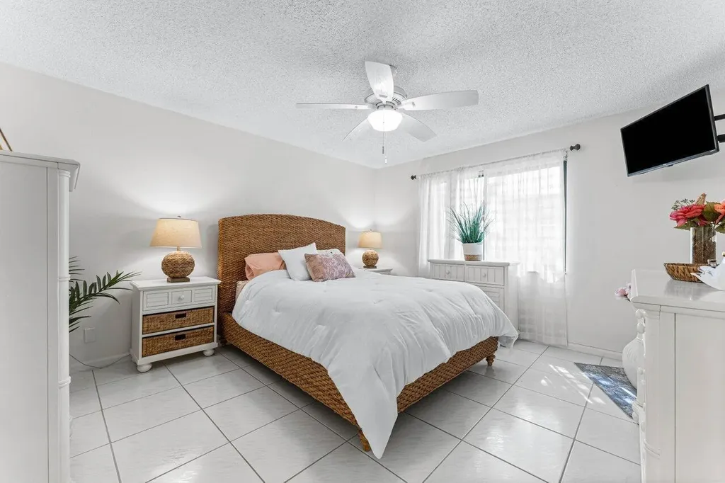 10 Via De Casas Sur Boynton Beach FL 33426
