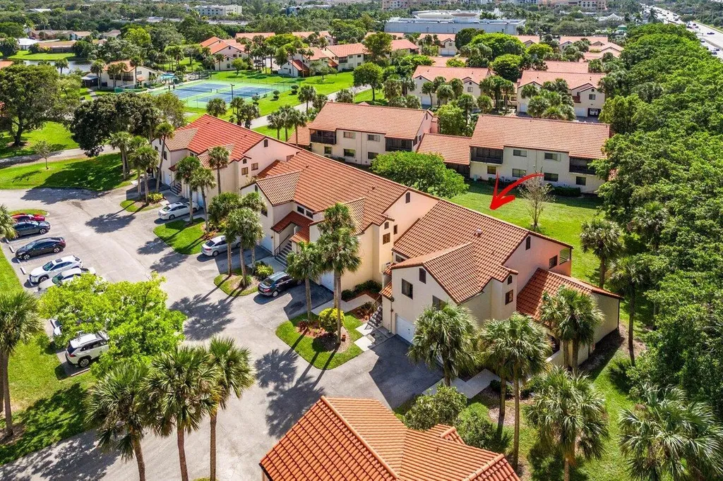 10 Via De Casas Sur Boynton Beach FL 33426