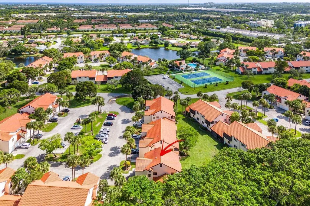 10 Via De Casas Sur Boynton Beach FL 33426