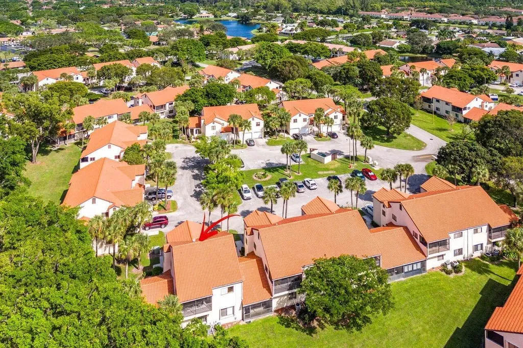 10 Via De Casas Sur Boynton Beach FL 33426