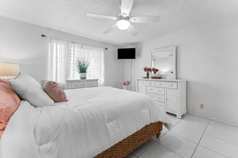 10 Via De Casas Sur Boynton Beach FL 33426