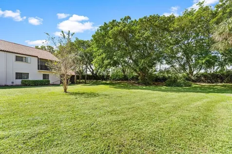 10 Via De Casas Sur Boynton Beach FL 33426