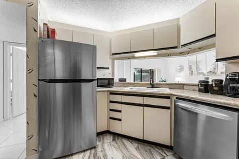 10 Via De Casas Sur Boynton Beach FL 33426