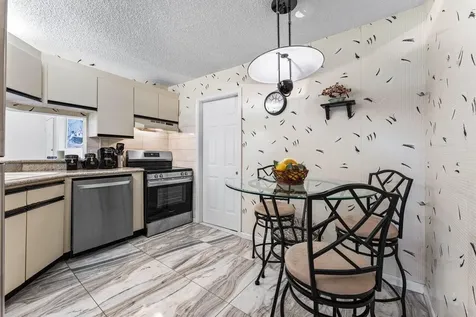 10 Via De Casas Sur Boynton Beach FL 33426