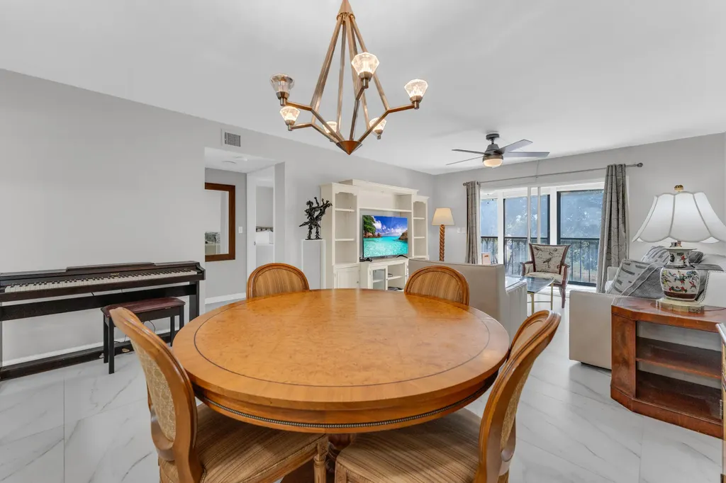 7192 Huntington Lane Delray Beach FL 33446