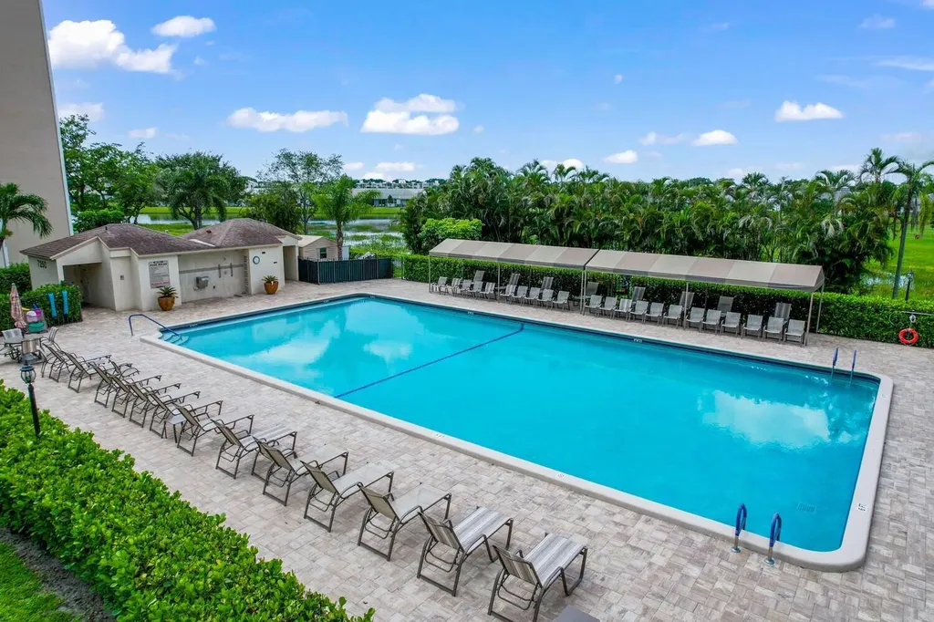 7192 Huntington Lane Delray Beach FL 33446