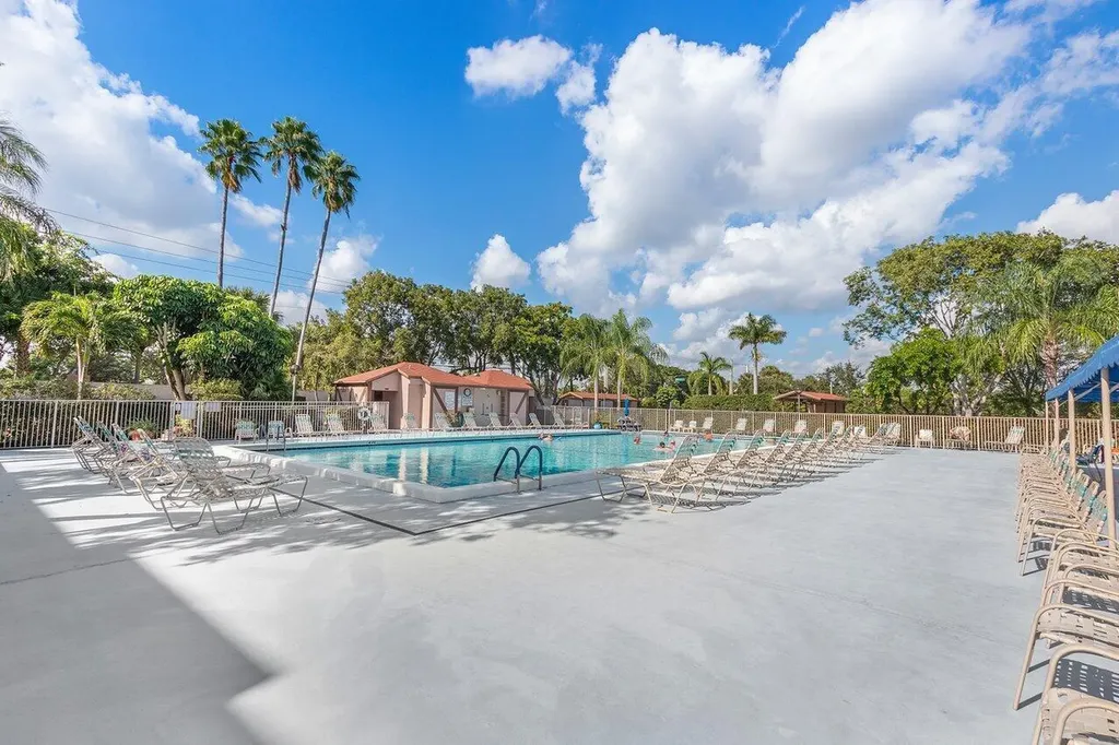 7192 Huntington Lane Delray Beach FL 33446