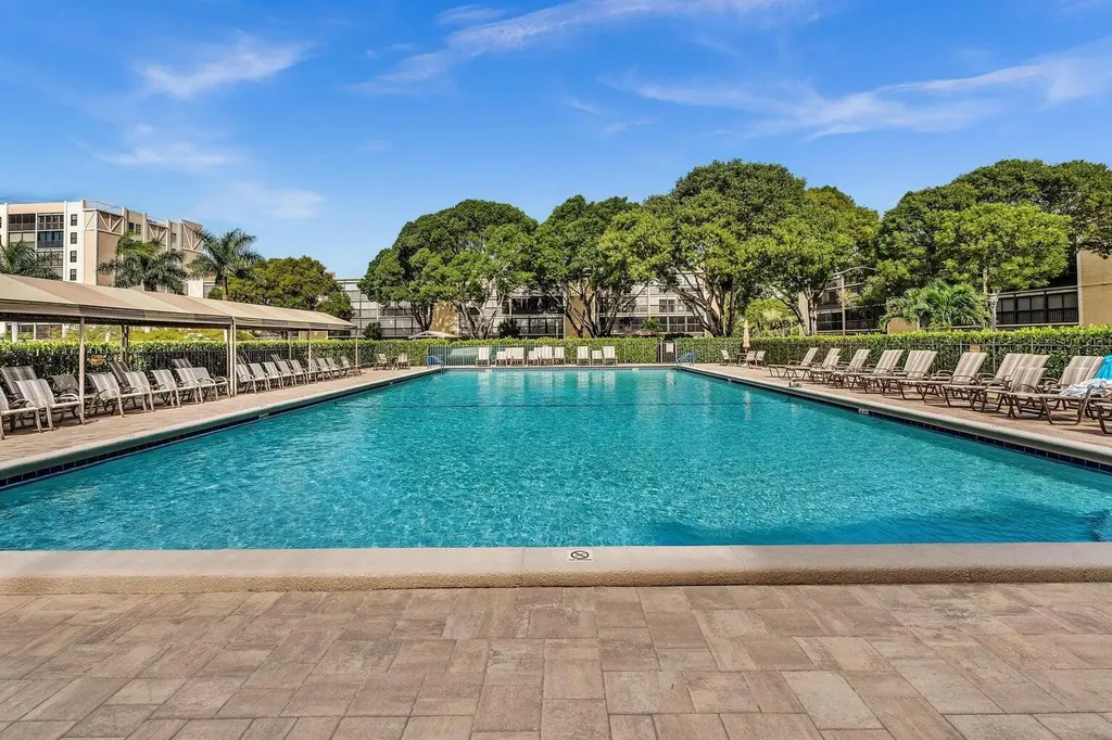 7192 Huntington Lane Delray Beach FL 33446