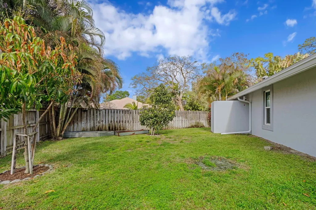 551 Kingsbury Terrace Wellington FL 33414