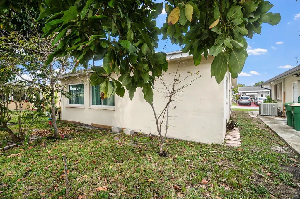 4708 NW 49th Drive Tamarac FL 33319