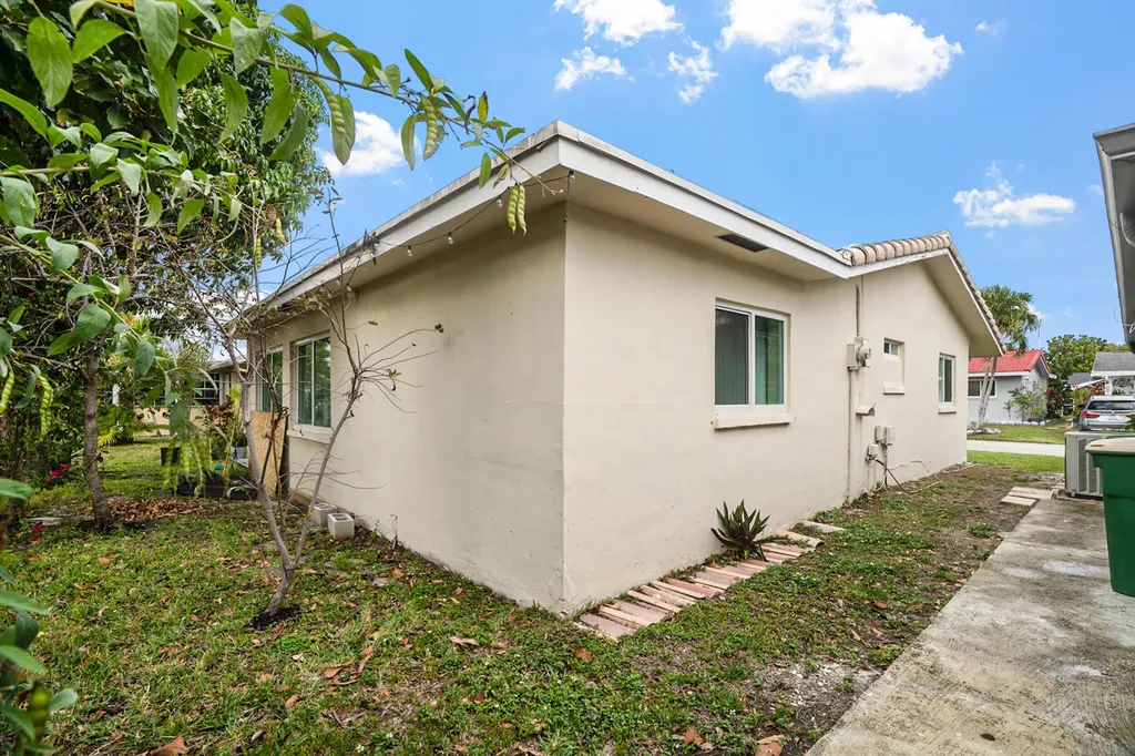 4708 NW 49th Drive Tamarac FL 33319