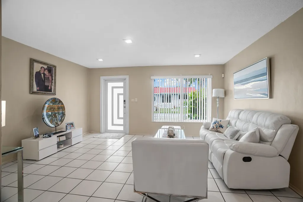 4708 NW 49th Drive Tamarac FL 33319
