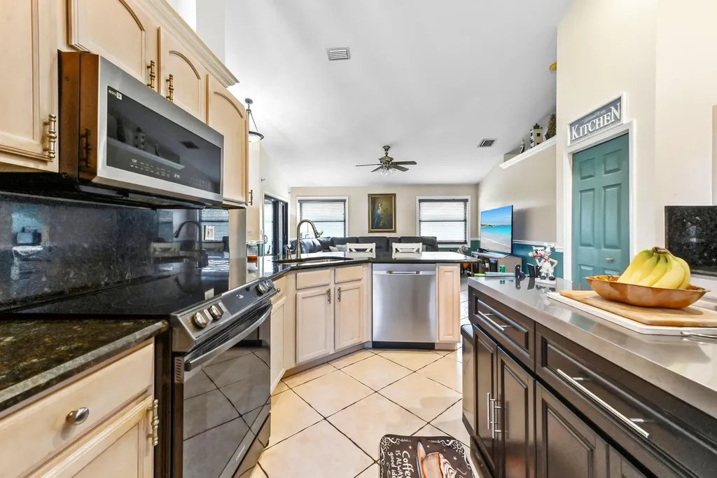 119 Fernwood Crescent Royal Palm Beach FL 33411