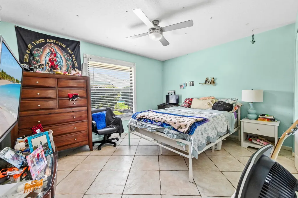 119 Fernwood Crescent Royal Palm Beach FL 33411