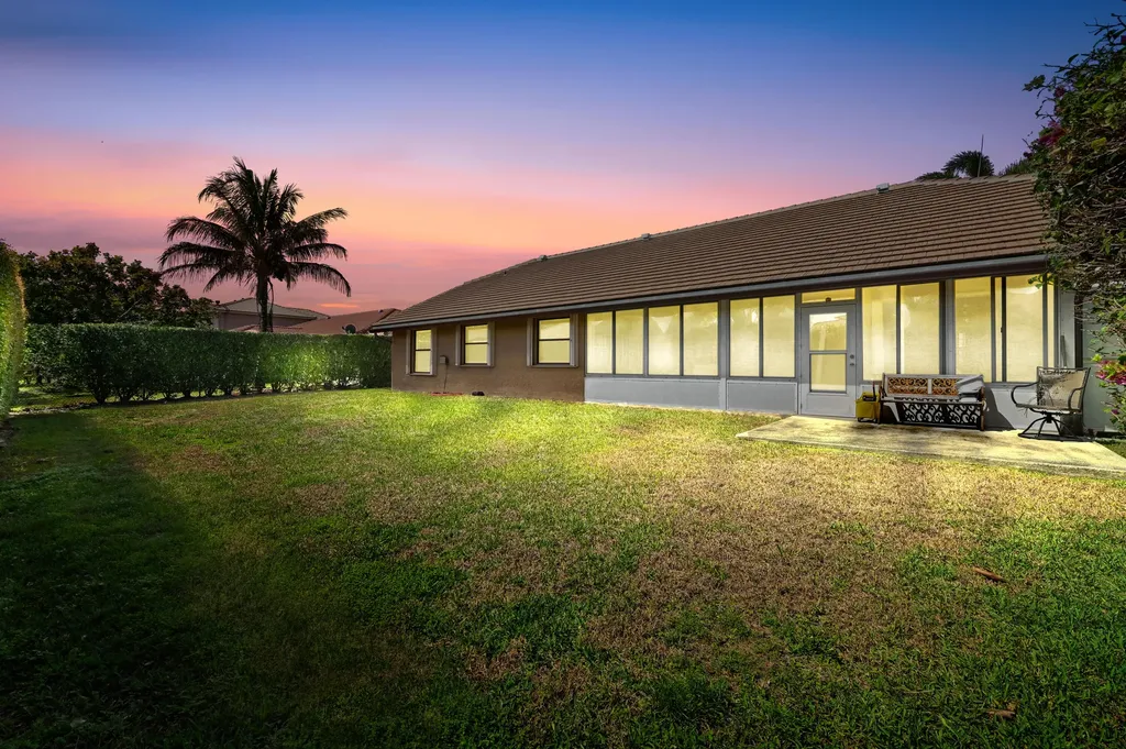 119 Fernwood Crescent Royal Palm Beach FL 33411