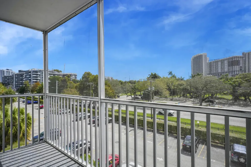 16851 NE 23rd Avenue North Miami Beach FL 33160