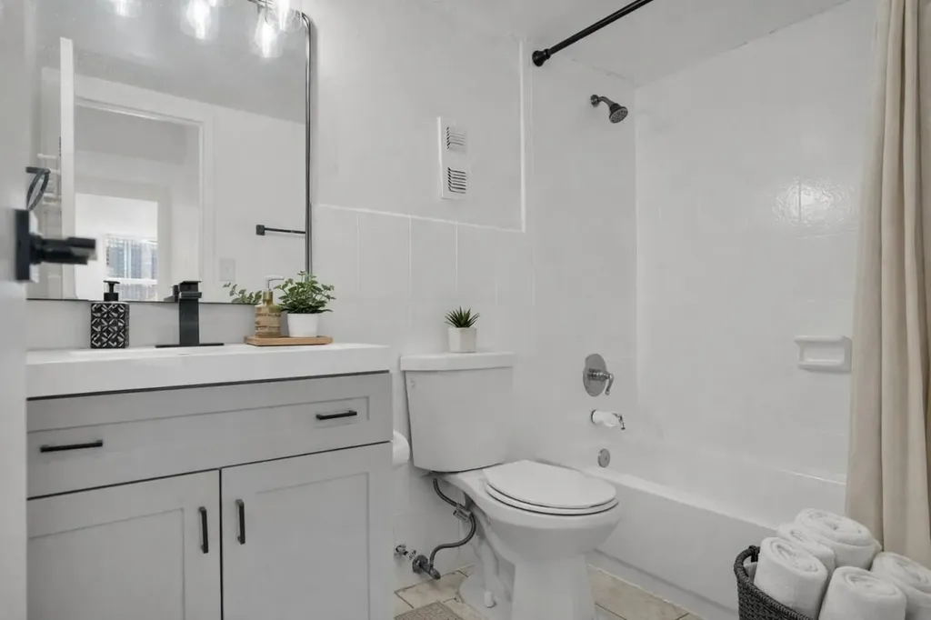 16851 NE 23rd Avenue North Miami Beach FL 33160