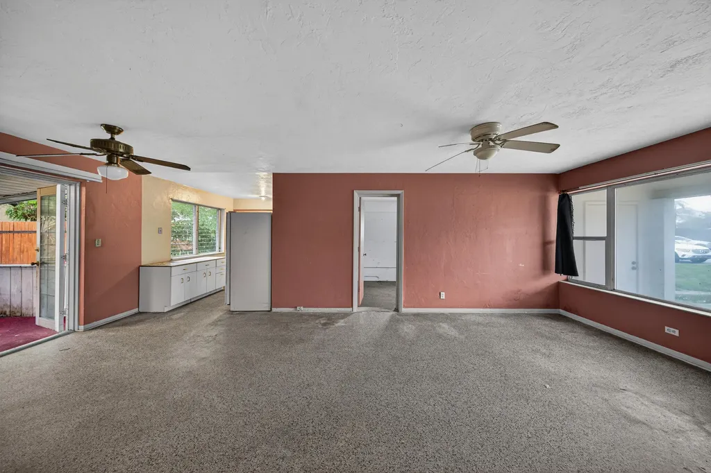 27 NE 17th Avenue Pompano Beach FL 33060