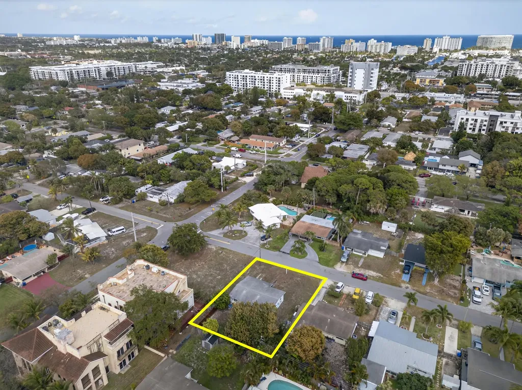 27 NE 17th Avenue Pompano Beach FL 33060