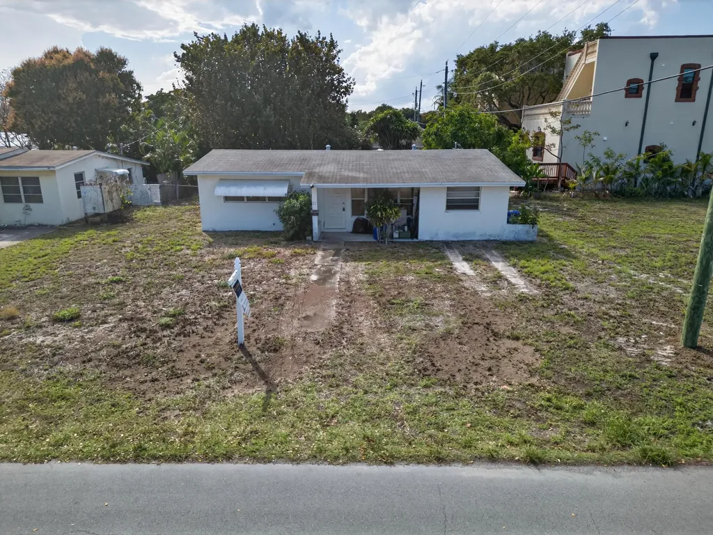 27 NE 17th Avenue Pompano Beach FL 33060