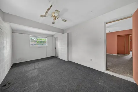 27 NE 17th Avenue Pompano Beach FL 33060