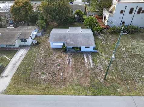 27 NE 17th Avenue Pompano Beach FL 33060