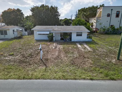 27 NE 17th Avenue Pompano Beach FL 33060