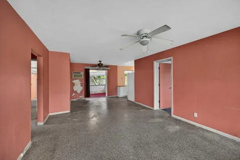 27 NE 17th Avenue Pompano Beach FL 33060