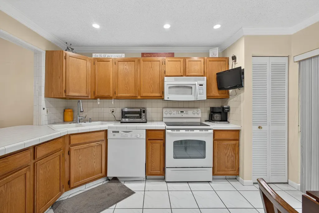 2640 Gately Drive W West Palm Beach FL 33415