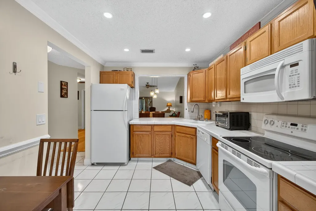 2640 Gately Drive W West Palm Beach FL 33415