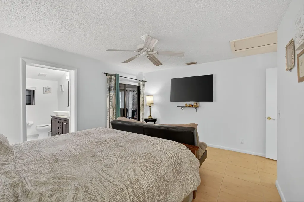 2640 Gately Drive W West Palm Beach FL 33415