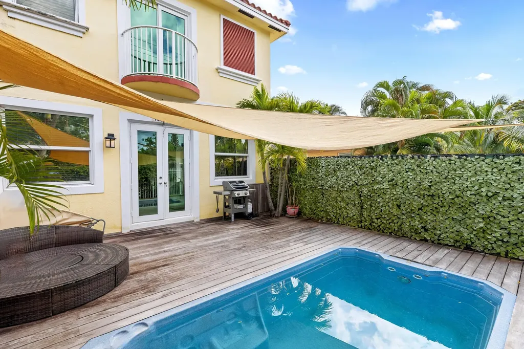 1222 NE 18th Avenue Fort Lauderdale FL 33304