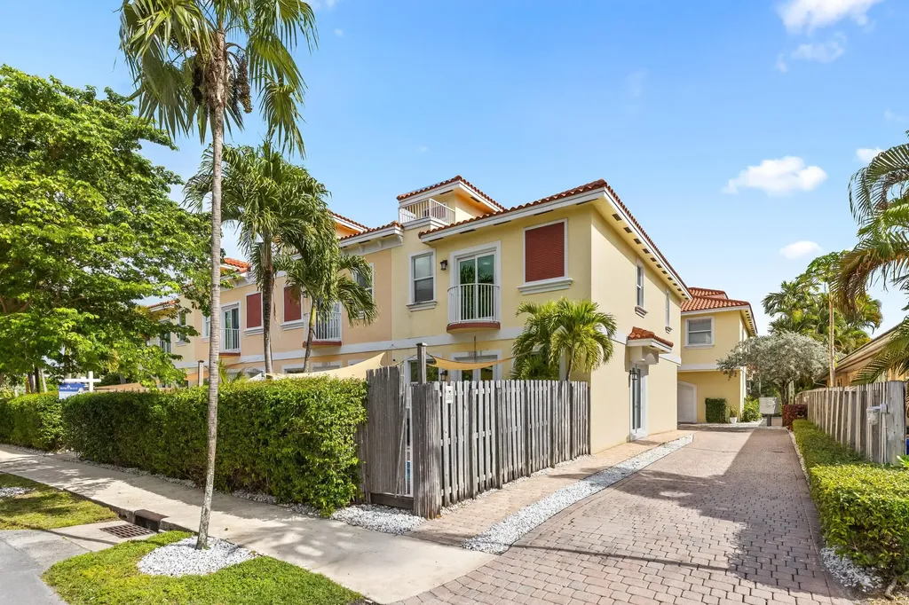 1222 NE 18th Avenue Fort Lauderdale FL 33304
