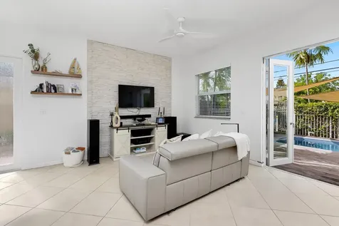 1222 NE 18th Avenue Fort Lauderdale FL 33304