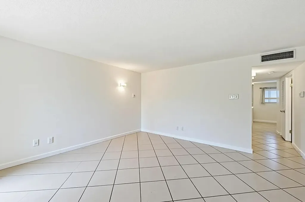 406 Saxony I Delray Beach FL 33446