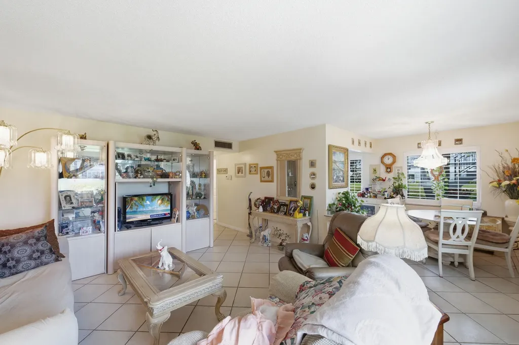 406 Saxony I Delray Beach FL 33446