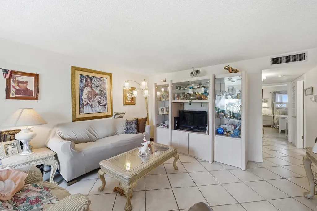 406 Saxony I Delray Beach FL 33446