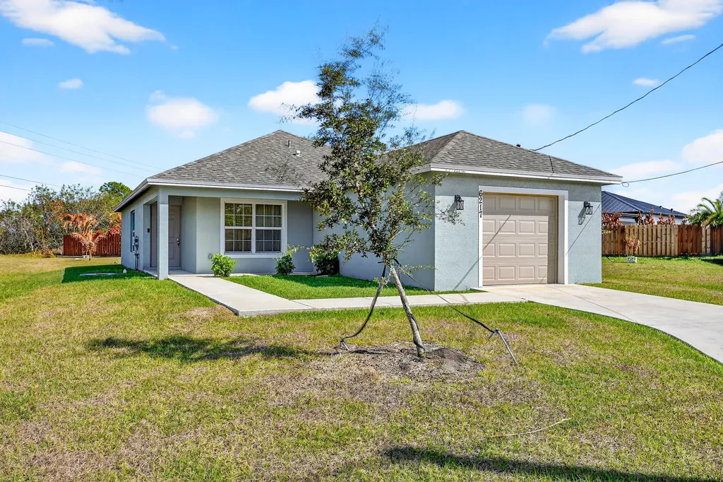 6217 NW Gatun Court Port St Lucie FL 34986